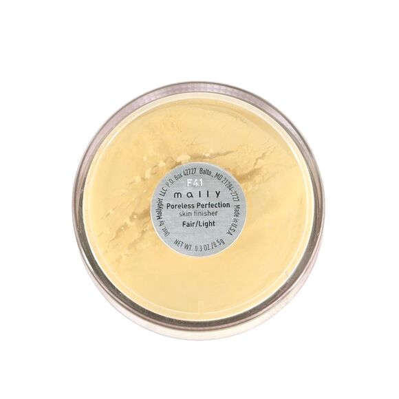 Mally Poreless Perfection Skin Finisher Powder + Brush - Fair / Light 0.3 oz - Picture 2 of 2